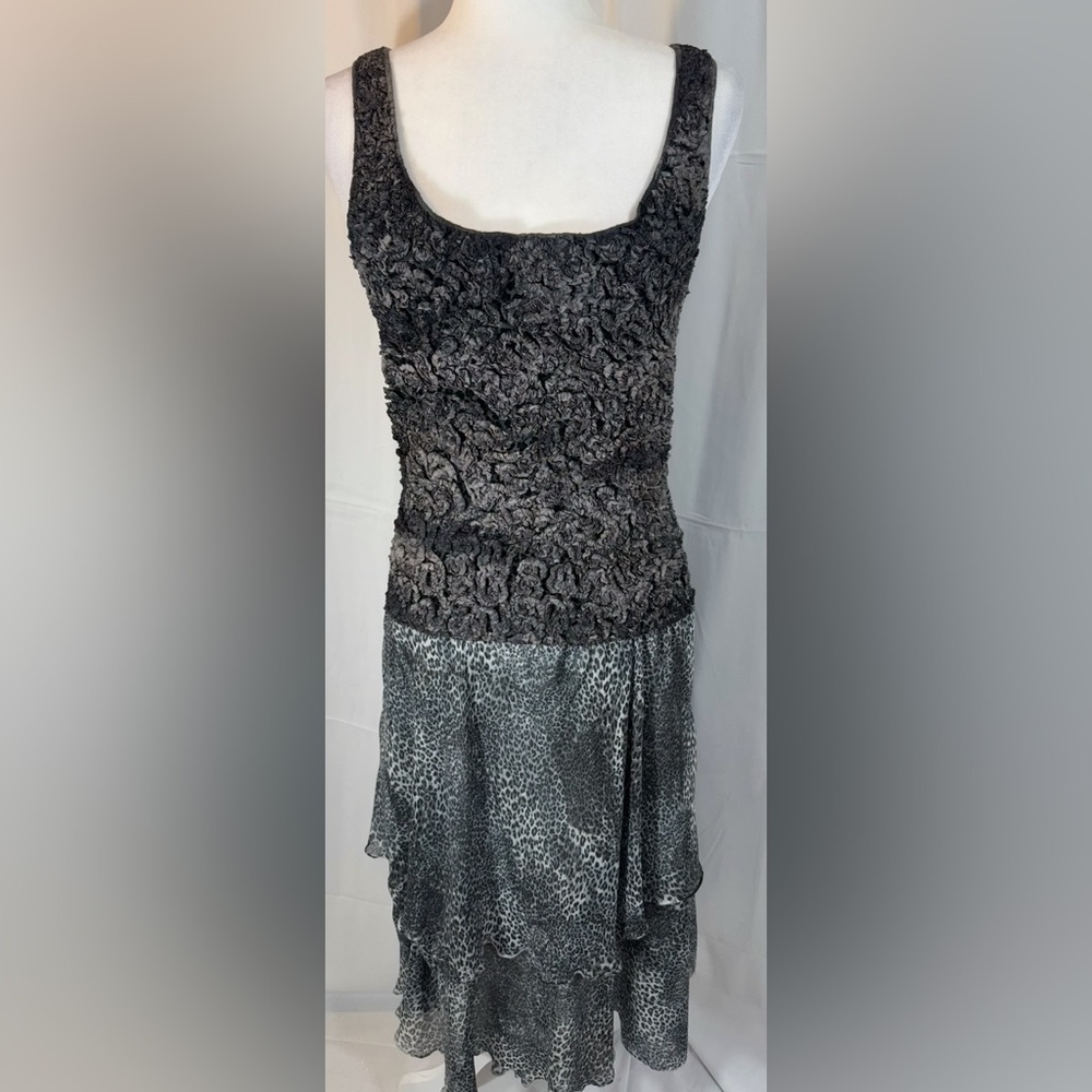 Mezon Asymmetrical Dress in Black and Gray